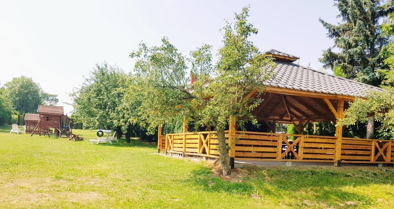 Willa-Restauracja Victoria Ostrowiec Świętokrzyski Exteriör bild